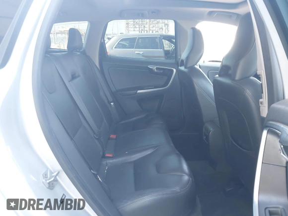 2016 Volvo XC60 T5 Drive-E Premier с VIN YV440MDK2G2836800, выставлен на аукционе IAAI как лот 42386640 с пробегом 101 809 миль миль и . История ставок и продаж доступна на DreamBid. Изображение 8.