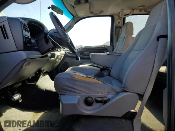 2005 Ford Excursion Special Serv с VIN 1FMNU40L15ED24141, выставлен на аукционе Copart как лот 87421344 с пробегом 263 527 миль миль и Чистый • Clean title. История ставок и продаж доступна на DreamBid. Изображение 7.