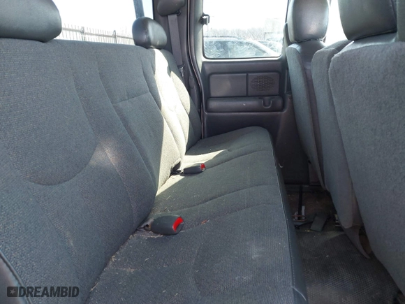 2003 Chevrolet Silverado 1500 LS with VIN 2GCEC19XX31393503, listed as a IAAI auction lot 41872530 with 392,529 mi miles. Bid and sale history available at carsss.com. Image 8.