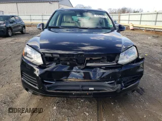 2012 Volkswagen Touareg Lux z VIN WVGEK9BP4CD008562, wystawiony jako Copart lot #47947675 z przebiegiem 136 048 mil mil oraz Szkoda całkowita • Salvage title. Historia ofert i sprzedaży dostępna na DreamBid. Obrazek 5.