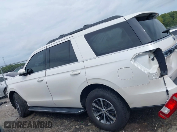 2018 Ford Expedition XLT with VIN 1FMJU1HT9JEA48285, listed as a IAAI auction lot 40282104 with 79,476 mi miles. Bid and sale history available at carsss.com. Image 14.