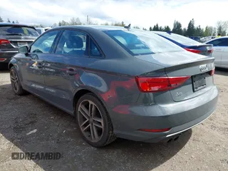 2017 Audi A3 Premium z VIN WAUAUGFF6H1044150, wystawiony jako IAAI lot #42002615 z przebiegiem 60 371 mil mil oraz . Historia ofert i sprzedaży dostępna na DreamBid. Obrazek 3.