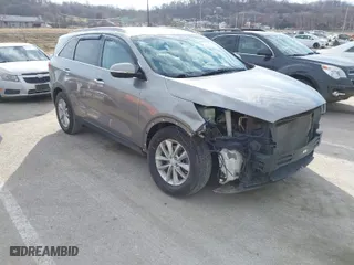 2017 Kia Sorento LX V6 with VIN 5XYPG4A50HG212110, listed as a IAAI auction lot 41654708 with 132,252 mi miles. Bid and sale history available at carsss.com. Image 1.
