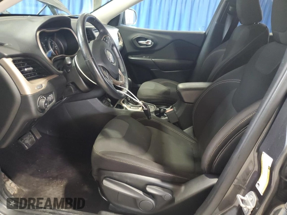 2017 Jeep Cherokee Latitude with VIN 1C4PJLCB5HW502666, listed as a Copart auction lot 60017035 with 76,192 mi miles and Clean title. Bid and sale history available at DreamBid. Image 7.