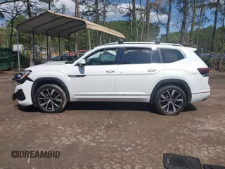 2024 Volkswagen Atlas SEL Premium R-Line with VIN 1V2FR2CA2RC617765, listed as a IAAI auction lot 41990546 with 15,098 mi miles and . Bid and sale history available at DreamBid. Image 15.
