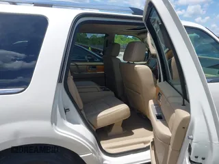 2007 Lincoln Navigator with VIN 5LMFU27507LJ08406, listed as a IAAI auction lot 42740531 with 152,405 mi miles and . Bid and sale history available at DreamBid. Image 8.
