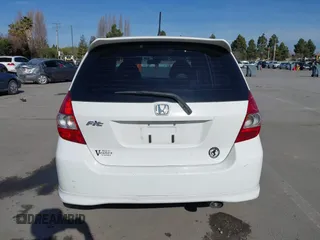 2007 Honda Fit Sport with VIN JHMGD38627S063997, listed as a IAAI auction lot 41847770 with 227,170 mi miles. Bid and sale history available at carsss.com. Image 17.