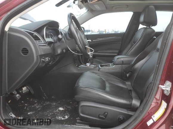 2019 Chrysler 300 Limited with VIN 2C3CCAKG1KH566434, listed as a Copart auction lot 44573815 with 123,552 mi miles and Salvage Title. Bid and sale history available at carsss.com. Image 7.