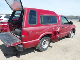 1996 Chevrolet S-10 with VIN 1GCCS1448TK120616, listed as a IAAI auction lot 41840605 with 251,506 mi miles and . Bid and sale history available at DreamBid. Image 4.