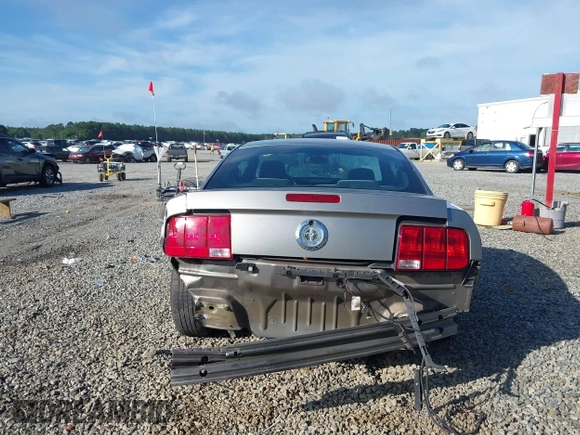 2009 Ford Mustang with VIN 1ZVHT80N495114004, listed as a IAAI auction lot 42518913 with 184,030 mi miles and . Bid and sale history available at DreamBid. Image 17.
