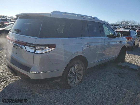 2024 Lincoln Navigator Reserve with VIN 5LMJJ2LGXREL14043, listed as a Copart auction lot 83707174 with 11,943 mi miles and Salvage Title. Bid and sale history available at carsss.com. Image 3.