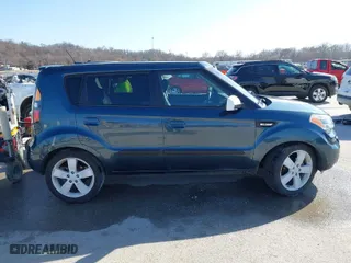 2010 Kia Soul + with VIN KNDJT2A29A7071360, listed as a IAAI auction lot 41742162 with 69,694 mi miles. Bid and sale history available at carsss.com. Image 13.