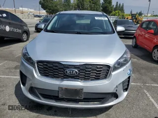 2019 Kia Sorento LX with VIN 5XYPG4A31KG555272, listed as a Copart auction lot 53296765 with 172,696 mi miles and Clean Title. Bid and sale history available at carsss.com. Image 5.
