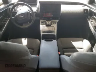 2023 Toyota bZ4X XLE z VIN JTMABABA0PA025964, wystawiony jako Copart lot #58528175 z przebiegiem 30 790 mil mil oraz Czysty tytuł • Clean title. Historia ofert i sprzedaży dostępna na DreamBid. Obrazek 8.