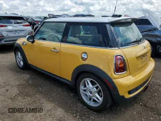 2009 MINI Hardtop S with VIN WMWMF73569TW82519, listed as a Copart auction lot 62872425 with 101,656 mi miles and Clean title. Bid and sale history available at DreamBid. Image 2.