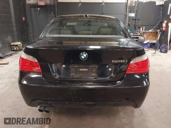 2010 BMW 5 Series 528i xDrive with VIN WBANV1C51AC388468, listed as a IAAI auction lot 41932964 with 199,919 mi miles and . Bid and sale history available at carsss.com. Image 16.