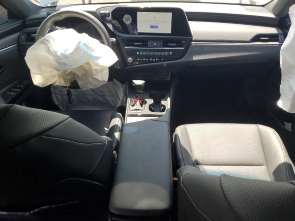 2024 Lexus ES 300h with VIN 58ADA1C10RU040064, listed as a Copart auction lot 58858825 with 8,021 mi miles and Salvage title. Bid and sale history available at DreamBid. Image 8.