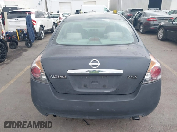 2007 Nissan Altima 2.5 with VIN 1N4AL21E17N458215, listed as a IAAI auction lot 41943990 with 190,234 mi miles. Bid and sale history available at carsss.com. Image 16.