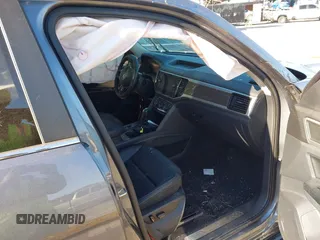 2020 Volkswagen Atlas SEL with VIN 1V2ER2CA0LC505307, listed as a IAAI auction lot 41290000 with 54,537 mi miles and . Bid and sale history available at DreamBid. Image 5.