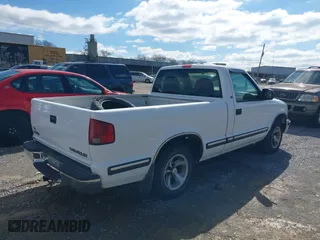 1998 Chevrolet S-10 with VIN 1GCCS1447WK260094, listed as a IAAI auction lot 41648784 with 173,562 mi miles. Bid and sale history available at carsss.com. Image 4.