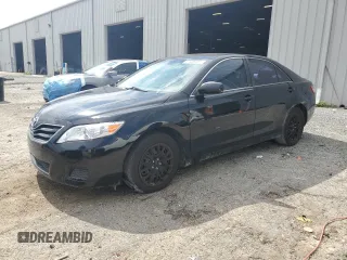 2011 Toyota Camry LE z VIN 4T1BF3EK5BU720114, wystawiony jako Copart lot #61406165 z przebiegiem 190 488 mil mil oraz Czysty tytuł • Clean title. Historia ofert i sprzedaży dostępna na DreamBid. Obrazek 1.