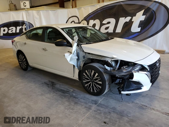 2025 Nissan Altima SV with VIN 1N4BL4DV5SN374144, listed as a Copart auction lot 53586105 with 1,409 mi miles and Clean Title. Bid and sale history available at DreamBid. Image 4.