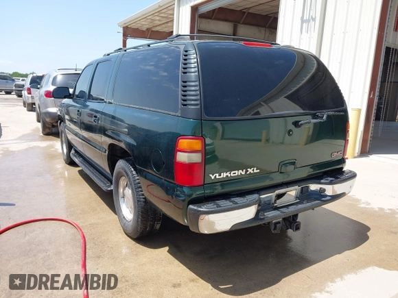 2002 GMC Yukon XL SLT with VIN 3GKEC16Z92G213251, listed as a IAAI auction lot 42130871 with 179,931 mi miles. Bid and sale history available at carsss.com. Image 3.