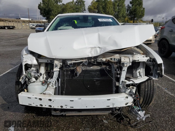 2019 Chrysler 300 Limited with VIN 2C3CCAEG5KH698138, listed as a Copart auction lot 44676535 with 55,460 mi miles and Salvage Title. Bid and sale history available at DreamBid. Image 5.