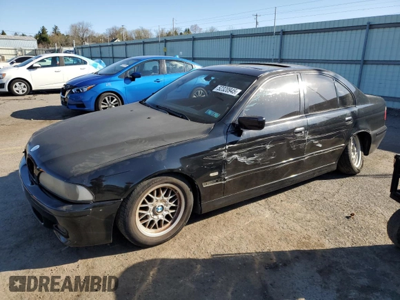 2000 BMW 5 Series 528iA with VIN WBADM6341YGV02426, listed as a Copart auction lot 52320945 with 213,283 mi miles and Salvage Title. Bid and sale history available at carsss.com. Image 1.