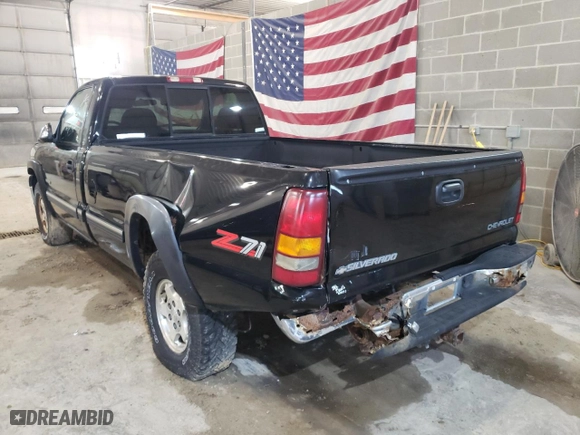 2000 Chevrolet Silverado 1500 LS with VIN 1GCEK14T1YE263459, listed as a Copart auction lot 48851852 with 146,246 mi miles and Salvage Title. Bid and sale history available at carsss.com. Image 3.