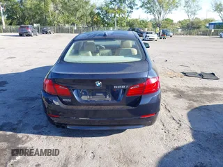 2012 BMW 5 Series 528i xDrive z VIN WBAXH5C5XCDW03172, wystawiony jako IAAI lot #41764283 z przebiegiem 114 206 mil mil oraz . Historia ofert i sprzedaży dostępna na DreamBid. Obrazek 16.