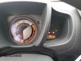 2013 Scion xD z VIN JTKKUPB49D1038616, wystawiony jako Copart lot #51835625 z przebiegiem 139 165 mil mil oraz Szkody całkowita. Historia ofert i sprzedaży dostępna na DreamBid. Obrazek 9.
