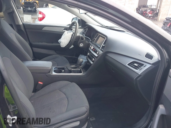 2019 Hyundai Sonata SE with VIN 5NPE24AF7KH783768, listed as a IAAI auction lot 41939133 with 113,105 mi miles and . Bid and sale history available at carsss.com. Image 5.
