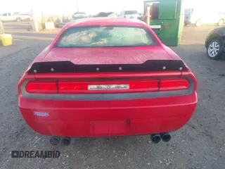 2011 Dodge Challenger z VIN 2B3CJ4DGXBH561850, wystawiony jako IAAI lot #41139802 z przebiegiem 155 948 mil mil oraz . Historia ofert i sprzedaży dostępna na DreamBid. Obrazek 16.