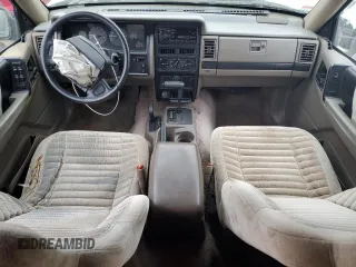 1995 Jeep Grand Cherokee Laredo with VIN 1J4GZ58S9SC706256, listed as a Copart auction lot 46635685 with 388,975 mi miles and Salvage Title. Bid and sale history available at carsss.com. Image 8.