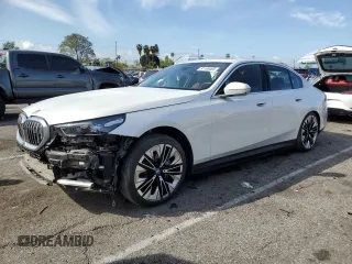 2024 BMW i5 eDrive40 with VIN WBY33FK09RCR63560, listed as a Copart auction lot 51169485 with 2,973 mi miles and Salvage Title. Bid and sale history available at carsss.com. Image 1.