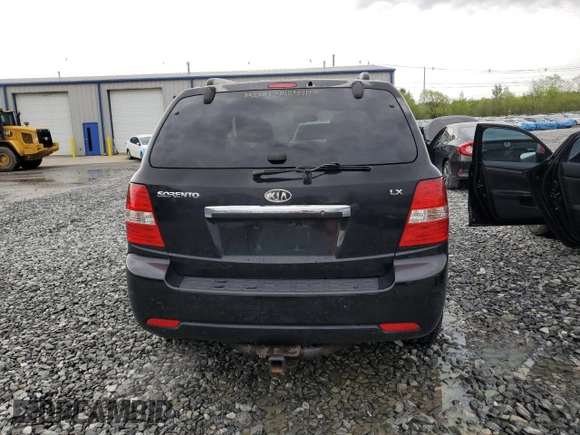 2008 Kia Sorento LX z VIN KNDJC735485861014, wystawiony jako Copart lot #56156945 z przebiegiem 187 531 mil mil oraz Czysty tytuł • Clean title. Historia ofert i sprzedaży dostępna na DreamBid. Obrazek 6.