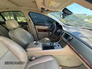 2009 Jaguar XF with VIN SAJWA07C491R36719, listed as a Copart auction lot 49317145 with 101,949 mi miles and Clean Title. Bid and sale history available at DreamBid. Image 5.