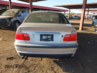 2005 BMW 3 Series 330i with VIN WBAEV53475KM43130, listed as a IAAI auction lot 41361364 with 152,382 mi miles. Bid and sale history available at carsss.com. Image 16.