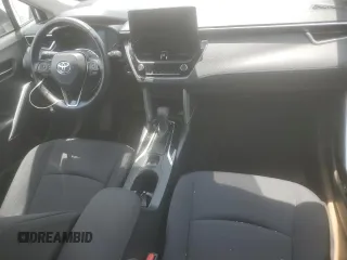 2023 Toyota Corolla Cross LE z VIN 7MUCAAAG1PV041021, wystawiony jako Copart lot #58620495 z przebiegiem 29 111 mil mil oraz Szkoda całkowita • Salvage title. Historia ofert i sprzedaży dostępna na DreamBid. Obrazek 8.