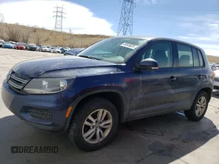 2012 Volkswagen Tiguan S z VIN WVGBV7AX6CW564702, wystawiony jako Copart lot #49545625 z przebiegiem 115 381 mil mil oraz Tytuł czysty. Historia ofert i sprzedaży dostępna na DreamBid. Obrazek 1.