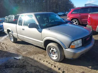 1998 GMC Sonoma SLS with VIN 1GTCS1948W8538832, listed as a IAAI auction lot 41536284 with 99,191 mi miles. Bid and sale history available at carsss.com. Image 1.