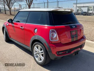 2011 MINI Hardtop S with VIN WMWSV3C57BTY20433, listed as a Copart auction lot 49290455 with 156,698 mi miles and Clean Title. Bid and sale history available at DreamBid. Image 3.