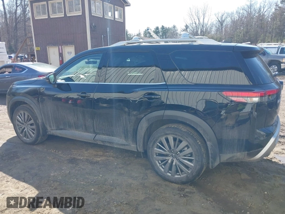 2024 Nissan Pathfinder SL z VIN 5N1DR3CD5RC295501, wystawiony jako IAAI lot #41774354 z przebiegiem 1 740 mil mil oraz . Historia ofert i sprzedaży dostępna na DreamBid. Obrazek 14.