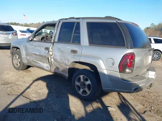 2006 Chevrolet TrailBlazer LS with VIN 1GNDS13S862265008, listed as a IAAI auction lot 41263151 with 254,504 mi miles and . Bid and sale history available at DreamBid. Image 3.