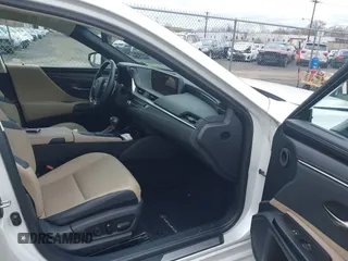 2021 Lexus ES 350 with VIN 58ADZ1B10MU082396, listed as a IAAI auction lot 42045686 with 36,208 mi miles and . Bid and sale history available at DreamBid. Image 5.