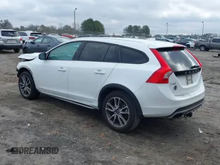 2015 Volvo V60 Cross Country T5 with VIN YV4612HK7F1001607, listed as a IAAI auction lot 41216339 with 138,069 mi miles. Bid and sale history available at carsss.com. Image 3.