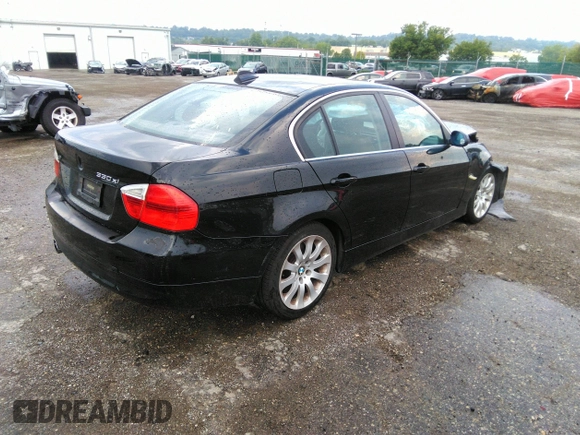 2006 BMW 3 Series 330xi with VIN WBAVD33596KV61939, listed as a IAAI auction lot 40033525 with 167,531 mi miles and . Bid and sale history available at DreamBid. Image 4.