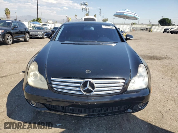 2007 Mercedes-Benz CLS-Class 5.5L with VIN WDDDJ72X17A083837, listed as a Copart auction lot 74591864 with 128,979 mi miles and Clean Title. Bid and sale history available at carsss.com. Image 5.