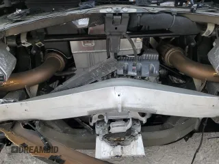 2018 Audi R8 z VIN WUAVACFX8J7900987, wystawiony jako Copart lot #45409684 z przebiegiem 6572 mil mil oraz . Historia ofert i sprzedaży dostępna na DreamBid. Obrazek 11.